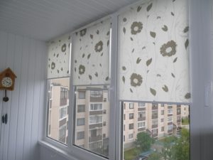 Установка рулонных штор на пластиковые окна в Верхняя Пышма